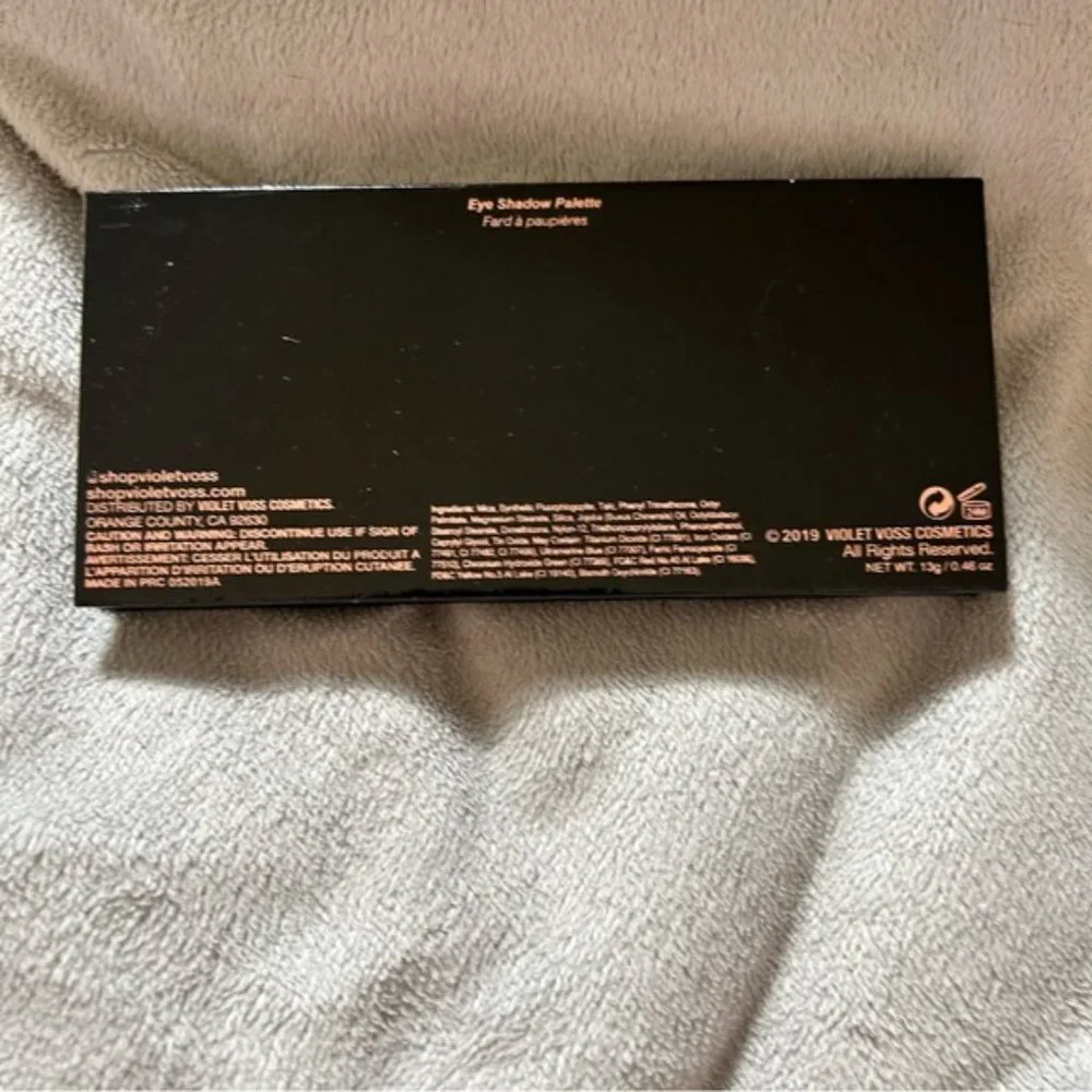 Violet Voss Cosmetics Essentials Eye Shadow Palette-NWOB